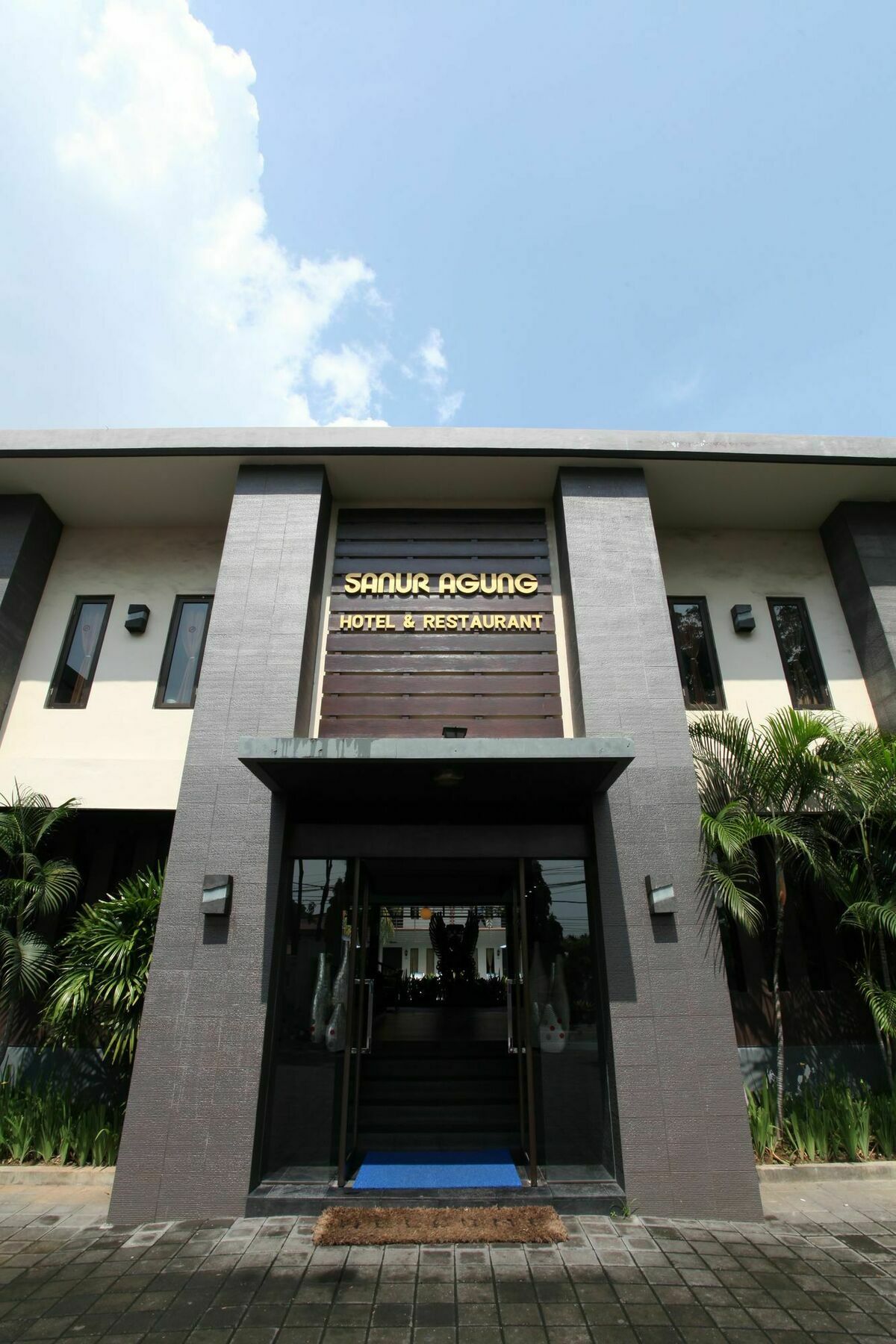 Agung Hotel 2*